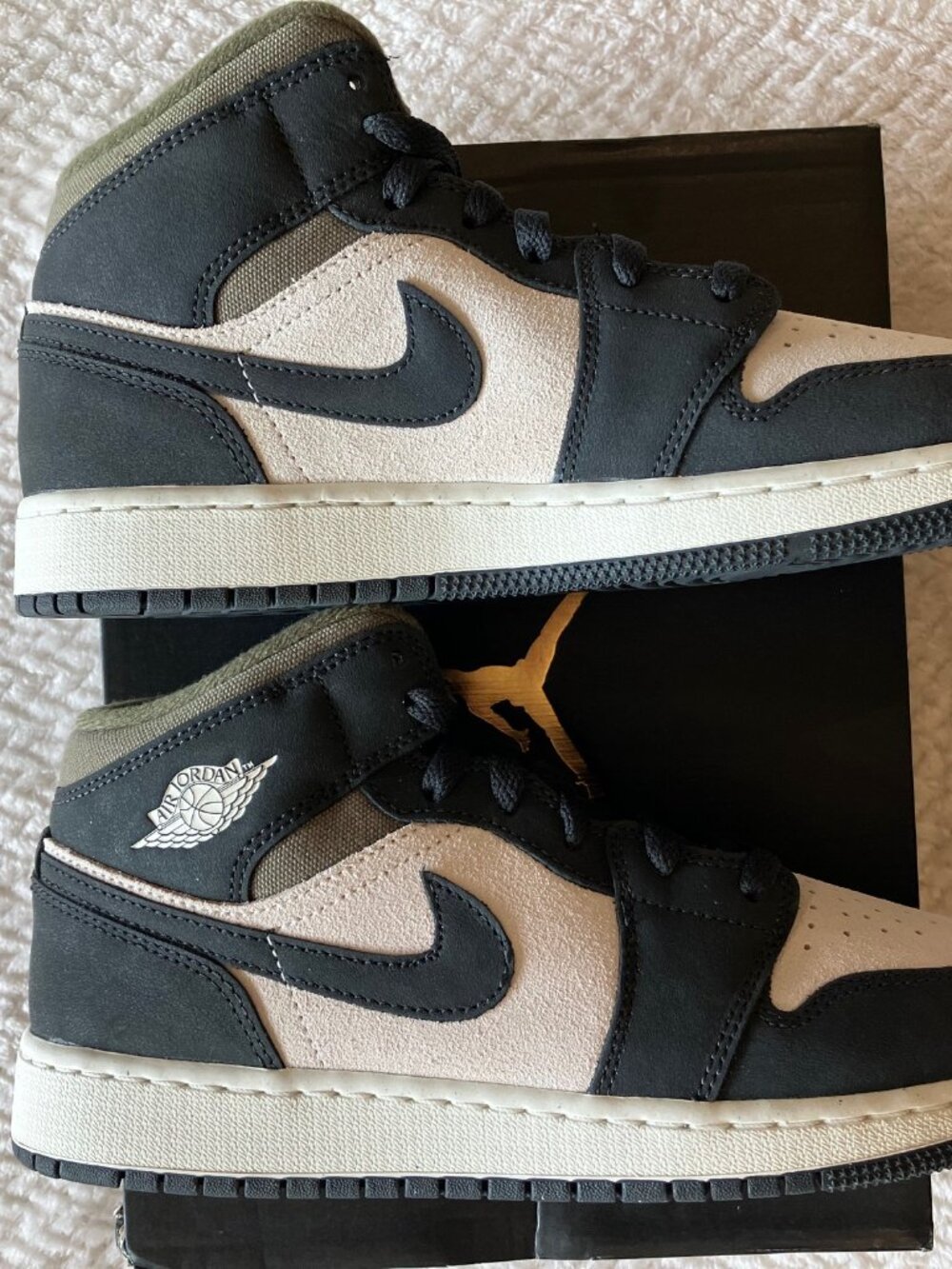 Air Jordan 1 Mid SE GS 6.5Y Orewood Brown Olive Off Noir HV4399-102 NIB